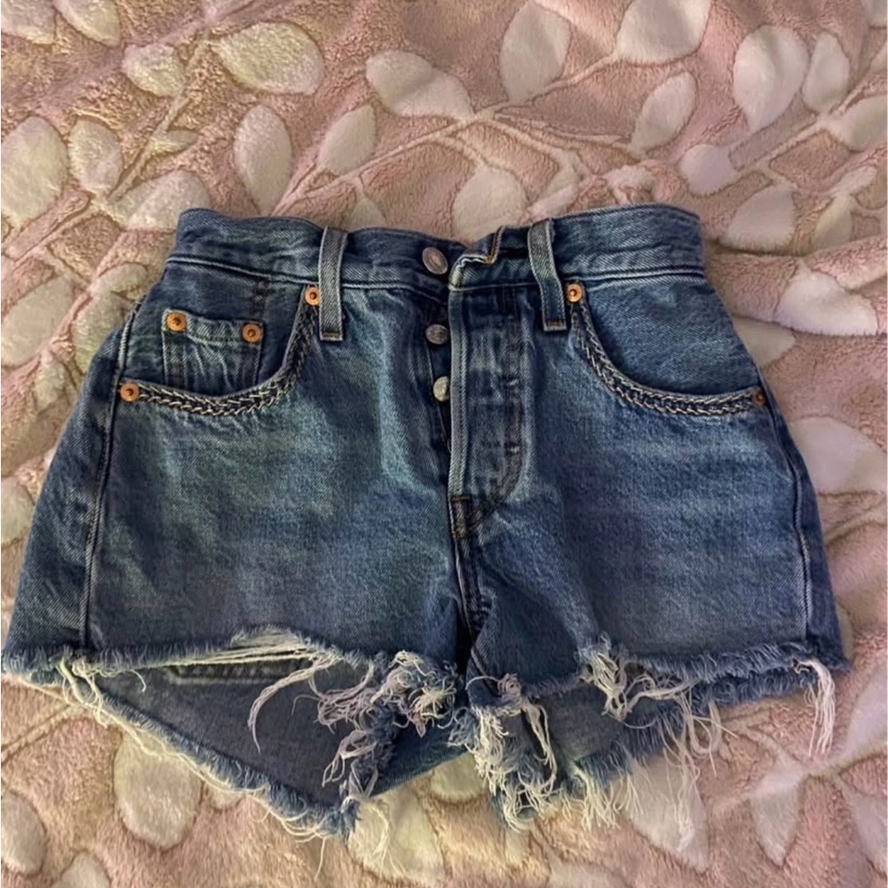 Women's Blue Levi 501 Denim Shorts 23